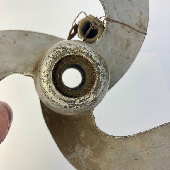 Vintage Outboard Motor Propeller 8" w/ Prop Nut 137 OMC? Johnson Evinrude - Picture 3 of 5